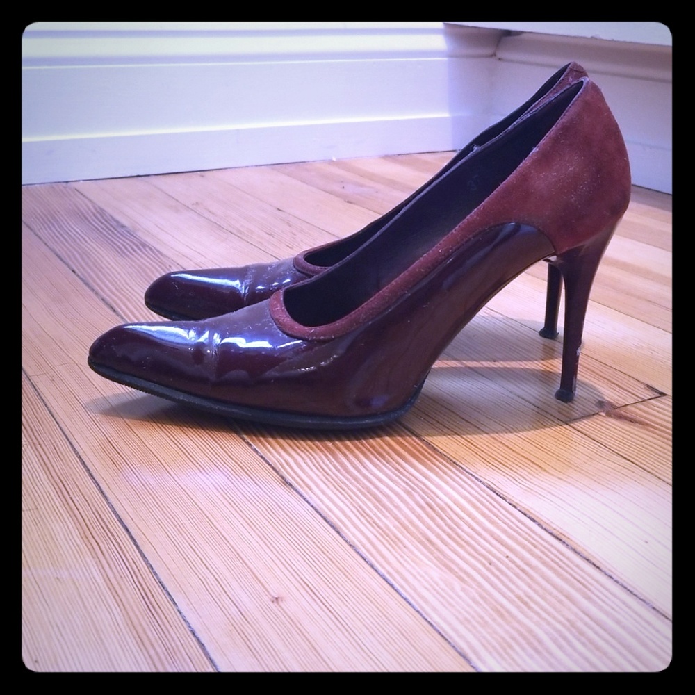Tods burgendy suede and patent heals